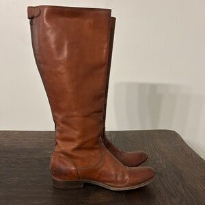 Frye Melissa cognac button back zip riding boots. Sz 8